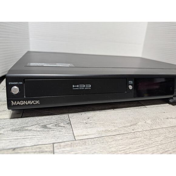 Magnavox MDR535H/F7 HDD & DVD Recorder w/ Remote & Manual & 500GB HDD - Picture 3 of 7